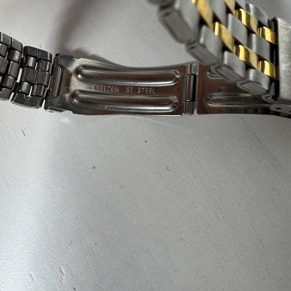 Citzen's Men's Gold & silver Tone Black Dial Watch - Picture 7 of 8